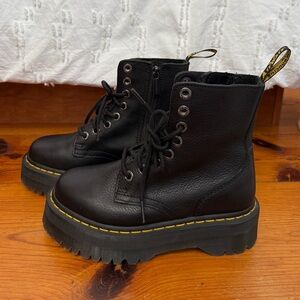 Dr. Martens Jadon III Pisa Leather Platform Boots Size 6